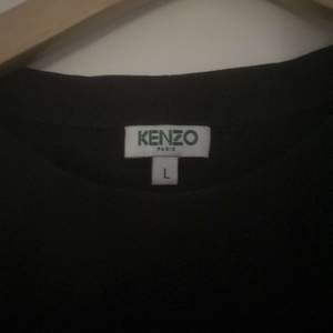  1200kr nypris, kenzo tröja som inte andvänds längre säljer för 550💕💕