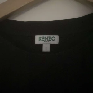 KENZO TRÖJA -  1200kr nypris, kenzo tröja som inte andvänds längre säljer för 550💕💕