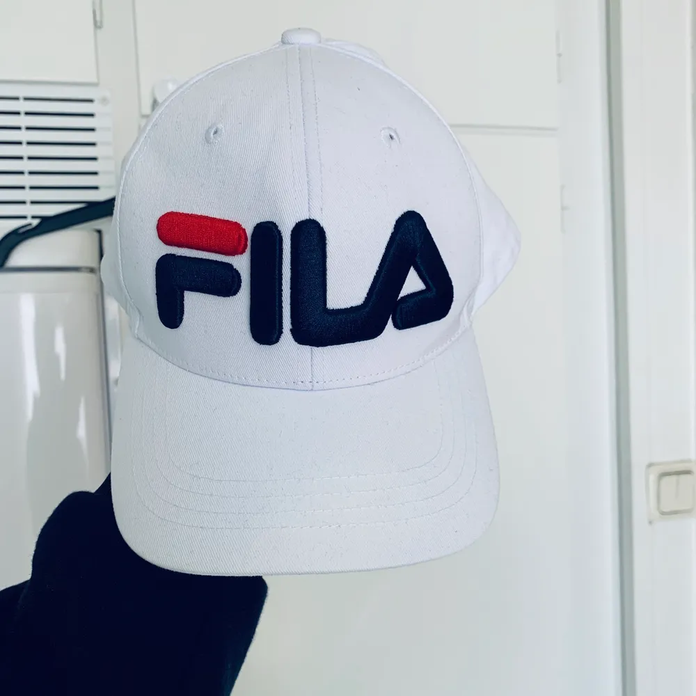 Ny Fila keps.  Kolla gärna in mina andra inlägg, Vi intresse av fler varor så fixar jag ett bra paketpris!. Accessoarer.