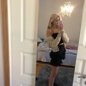 Stickad cardigan - Stickad cardigan från 157🤎 Hör av er om ni vill köpa eller om du har någon fundering!