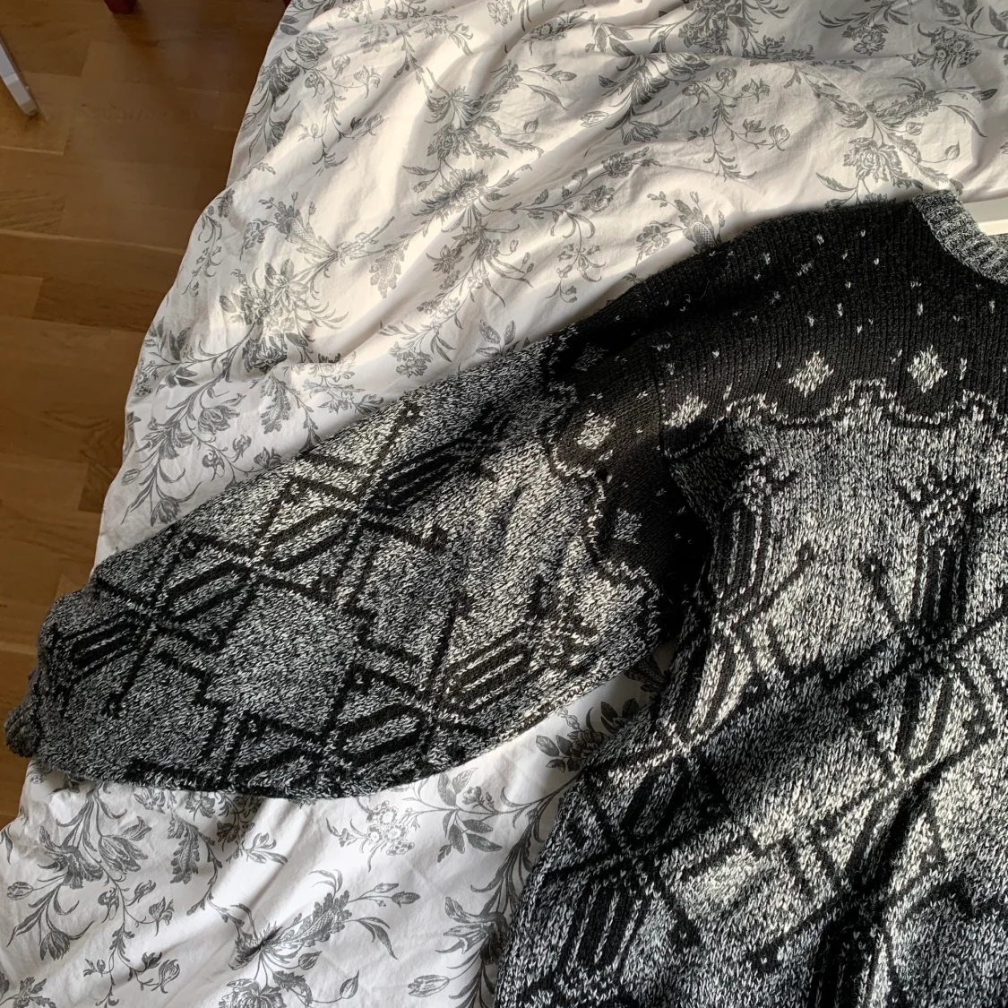 Svart stickad tröja - 91