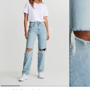 90s highwaist jeans Gina Tricot - G*ina Tricots populära 90s highwaist jeans i strl 40.  Använd en hel dag men annars är dem som nya.  Dem är i toppen skick. 100% bomull. Slutsålda på hemsidan men köpta för 599kr. Säljs för 470kr  inkl frakt.