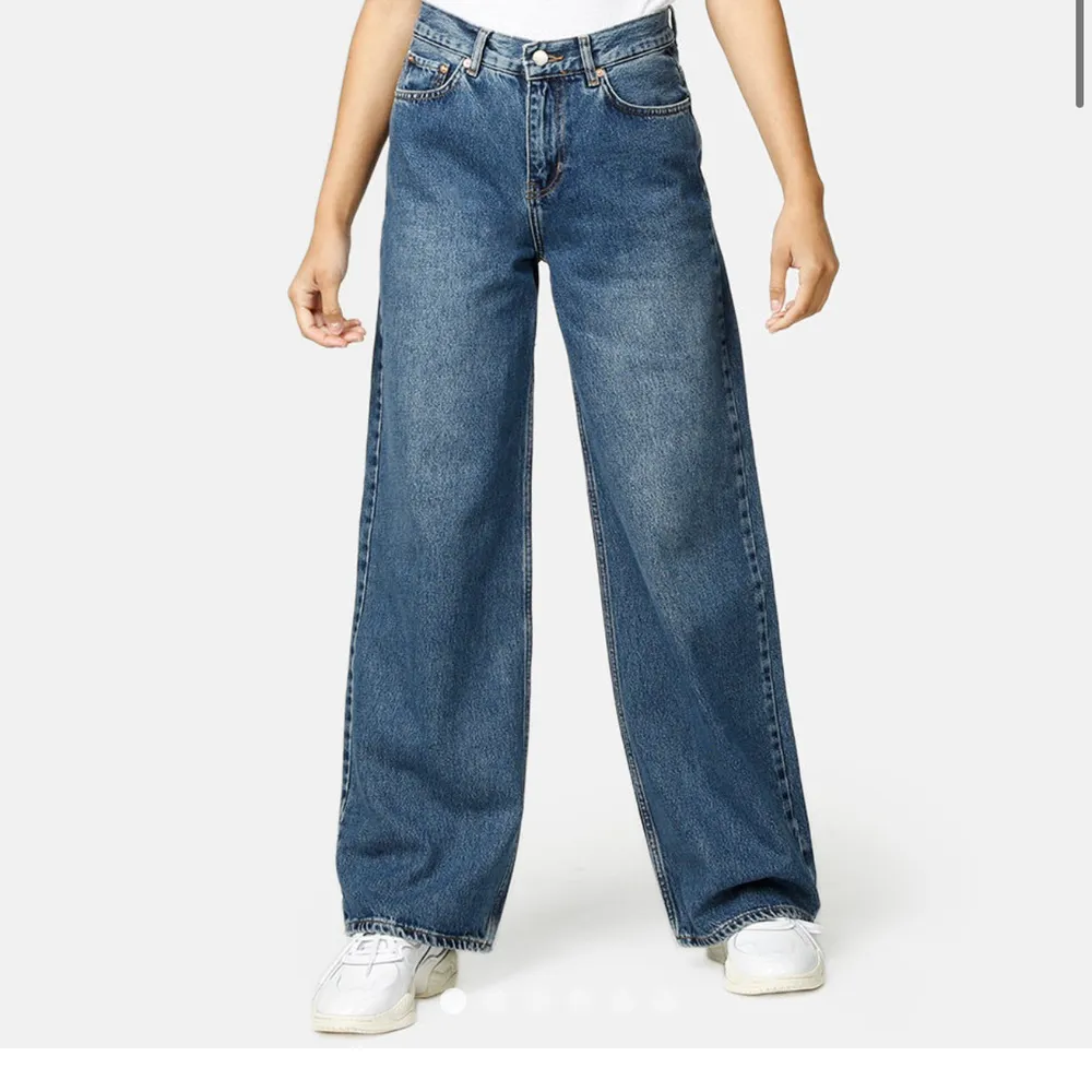 Wide leg jeans i strl 28, bra skick. Jeans & Byxor.