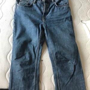 Voyage  - Snygga populära weekdayjeans modellen voyage. Storlek 30/26. Knappt använda. Köparen står för frakt 