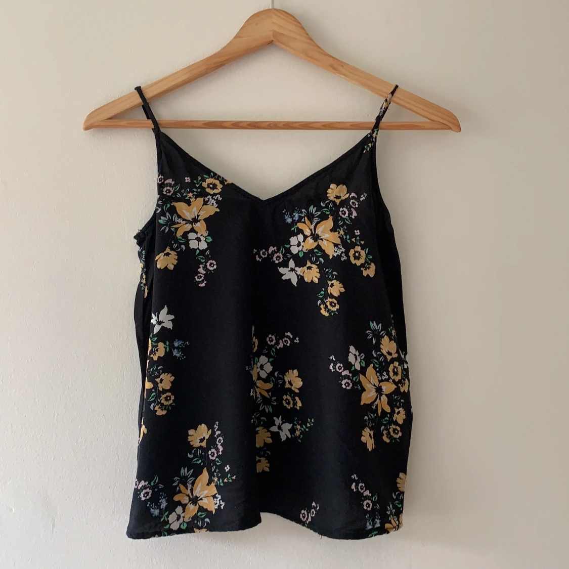 linne med blommigt mönster