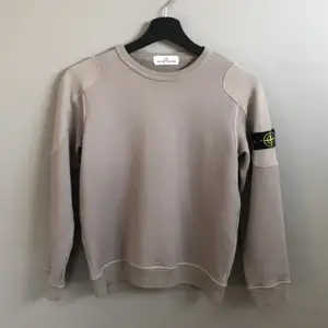 Stone Island Sweatshirt i jr storlek 10-12år. Mörk Beige färgad 