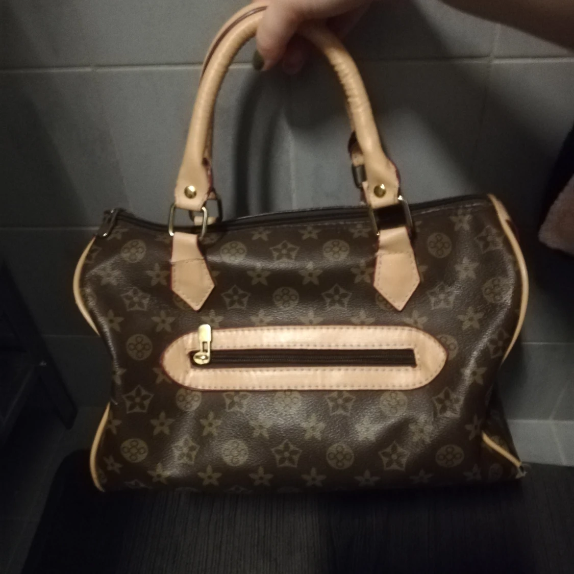 "Luis vuitton" väska 