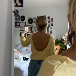 Skitcool tröja ifrån Nakd - En gul ascool tröja ifrån Nakd, kommer inte till användning då den är för stor för mig. Frakten inräknad i priset 