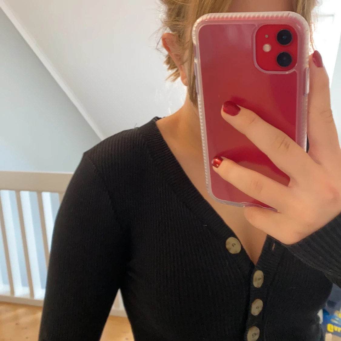 Svart räfflad tröja från Ginatricot - 91