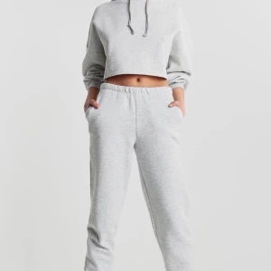 Mjukis sett  - Jätte snygg mjukis sett från Gina Tricot i ljusgrå. Super mysig till hösten. 🍂 köpta för mindre än en månad sedan. 