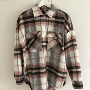 Skjortjacka - Skjortjacka från Lindex i helt nytt skick. Endast använd 1 gång