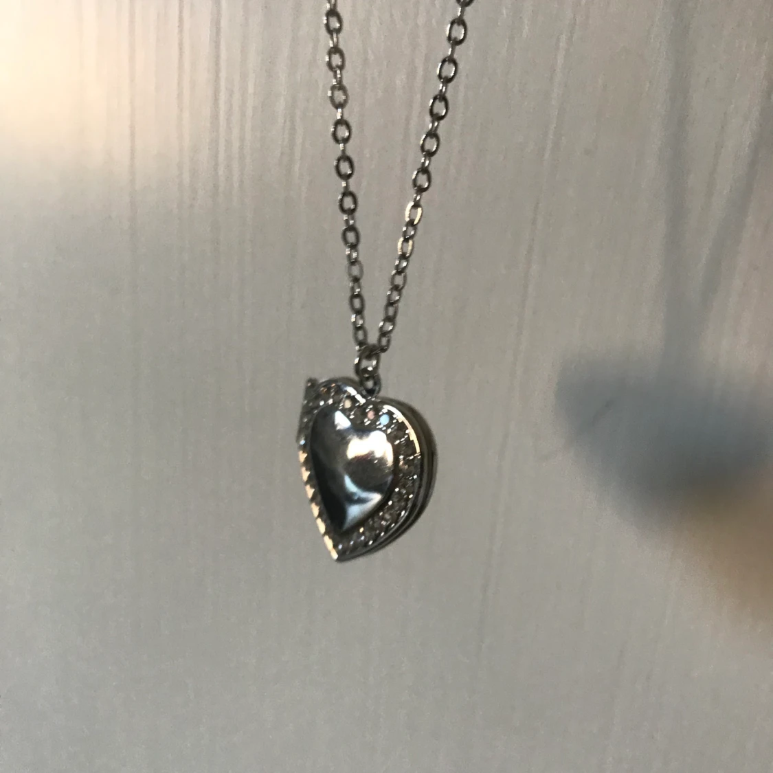 Hjärtberlock med silverkedja⛓ - 90