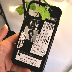 Mono Mobilskal  - Ett egen gjort mobilskal i svart och vitt, finns i massa olika storlekar. Denna är i iPhone 11. Jag tar även emot beställningar, så skicka referensbilder på det du vill ha✨ 109kr plus 11kr frakt!