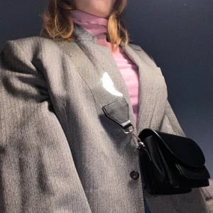 Carin Wester väska - Min gamla favoritväska från Carin Wester, köpt på åhlens! Bandet är lite slitet men det går att byta ut om så önskas, annars inget fel på den! 💕