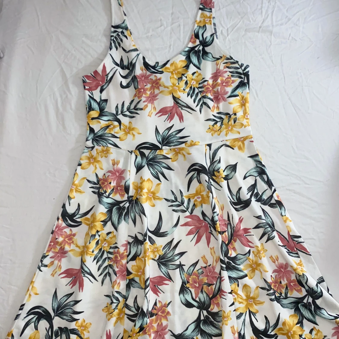 Klännig från H&M i storlek 40 EUR