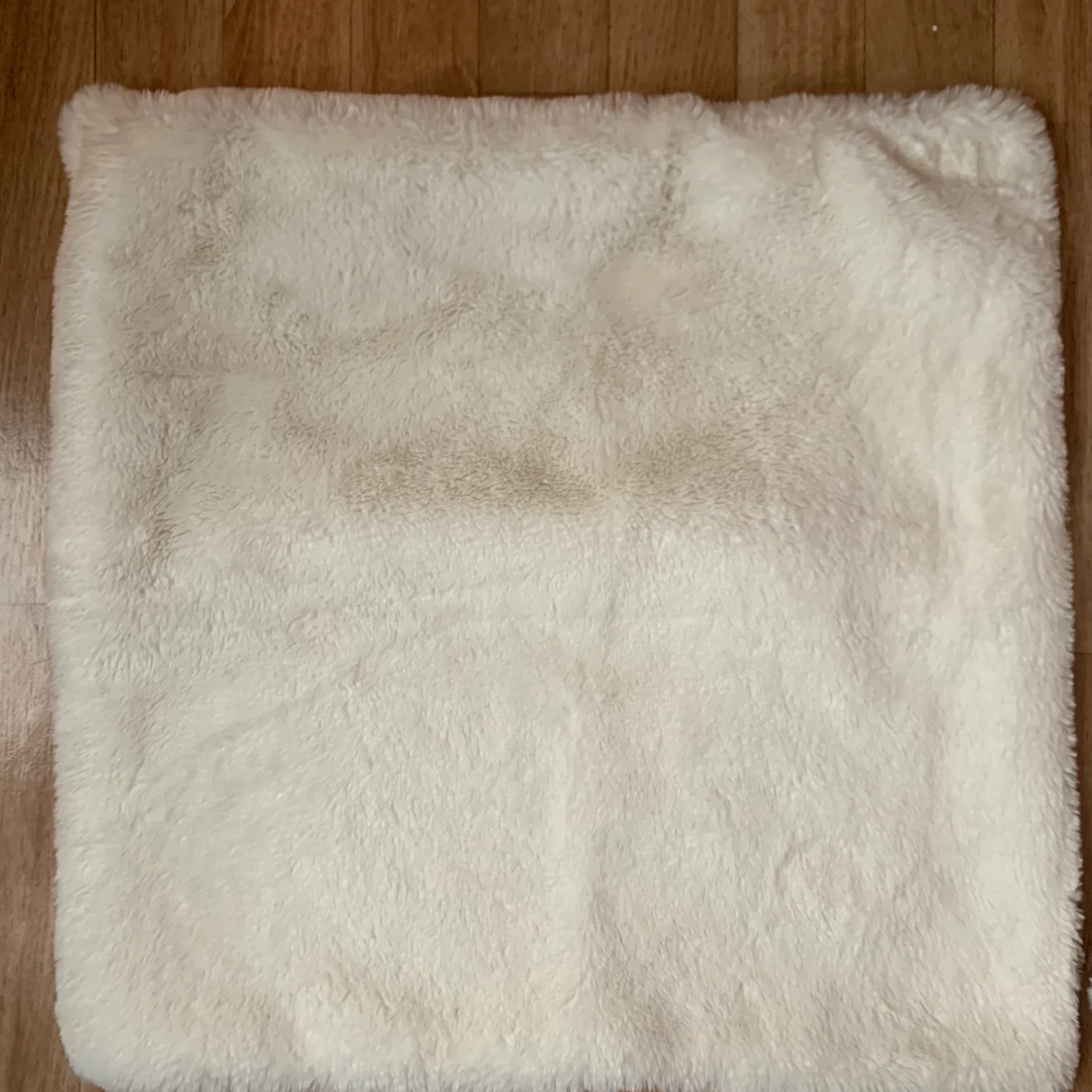 Två superfluffiga kuddfodral