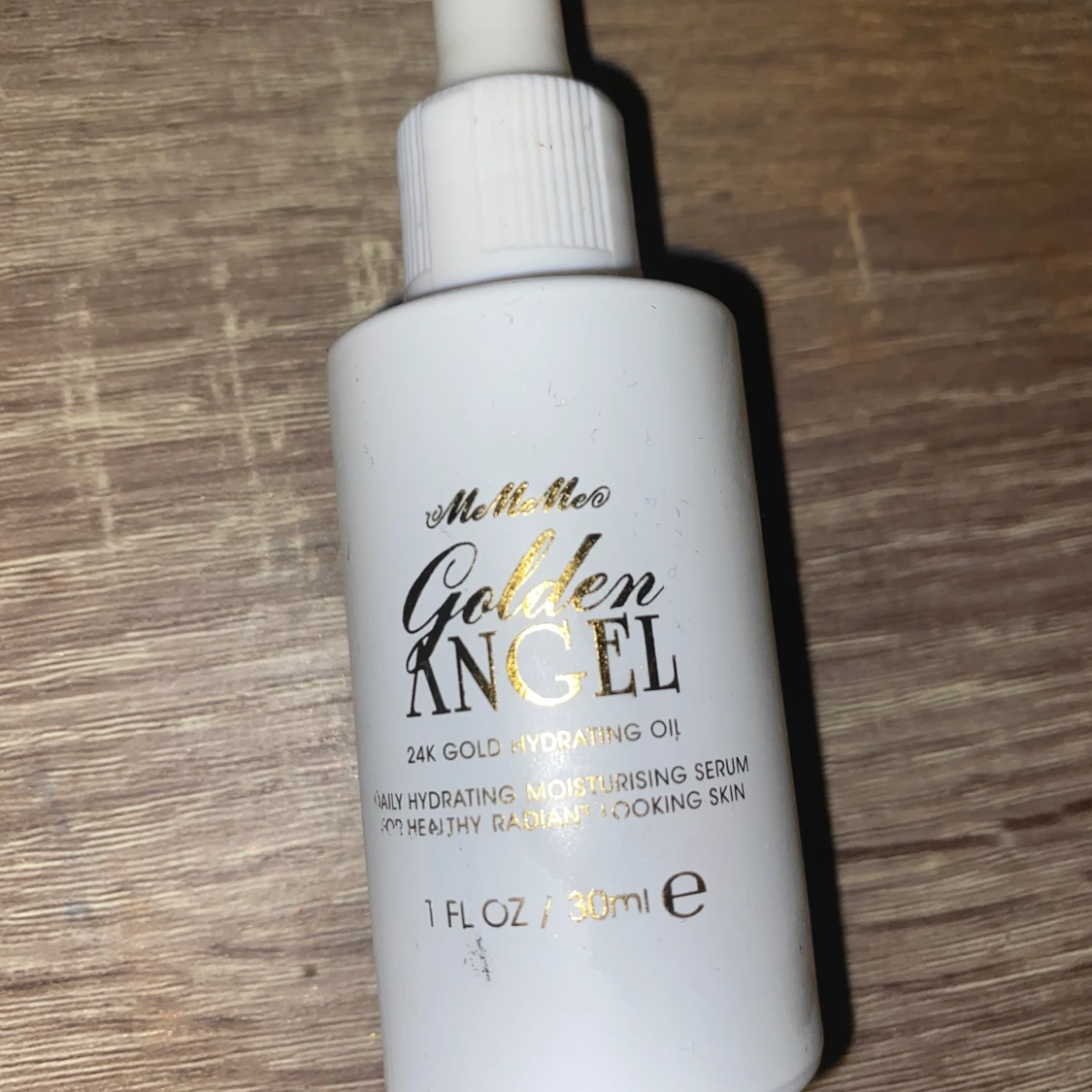 Golden hydriating oil 