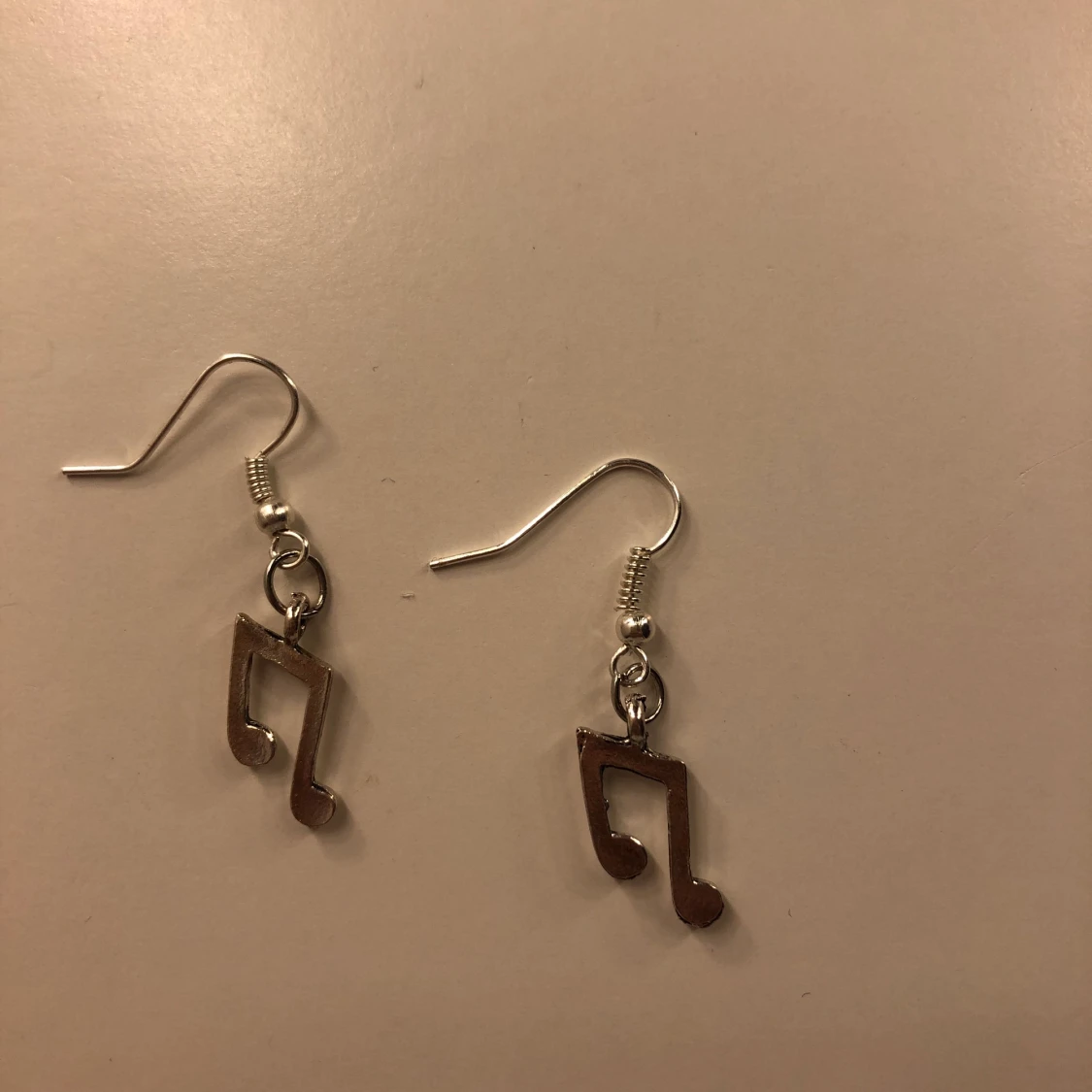 Not örhängen  - 90