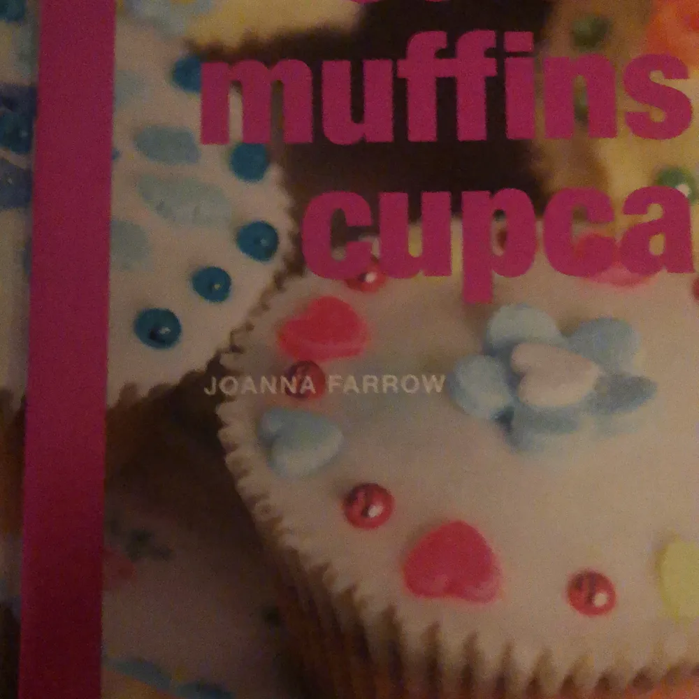 Muffins bok med respekt i. Priset går att diskutera. Fina barn och vuxen muffins i. Många är enkla att göra. Författare är Johanna Farrow.. Övrigt.