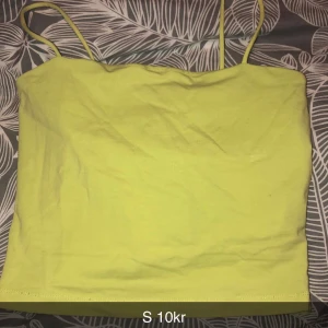 Fint skick, passar inte längre så därför säljer jag😊 - Från hm, fint skick😊