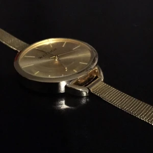  - Adjustable gold watch frim Womage
