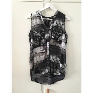  - Linne i fint skick, använd fåtal gånger, pris inklusive frakt