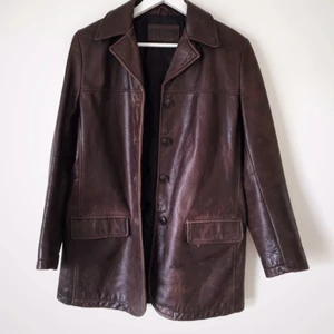  - Sick vintage Hollies genuine leather jacket. Fitted size small but fits all sizes (S-L) I am a L but it fits great! Real 90's feel to it! 