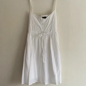  - Dubbelt tyg. Klänning från MQ