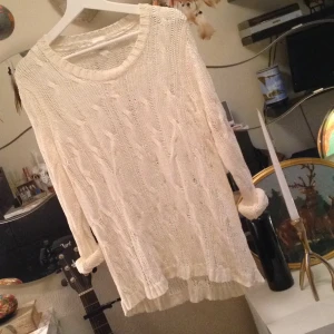  - Over-sized stickad tröja.
Märke: Monki.