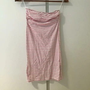  - Klänning från Ginatricot
