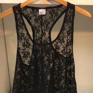  - Spetslinne från Gina Tricot