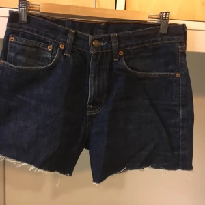  - Levisshorts. Säljer pga för stora för mig