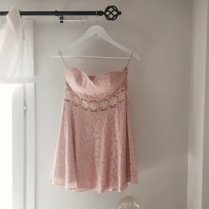  - Från Australien, passar S M och L då den följer kroppen bra

Nypris 500kr