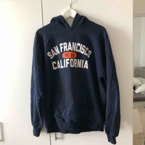  - Tjocktröja strl. L 