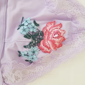  - Söt bralette! Köparen står för frakt