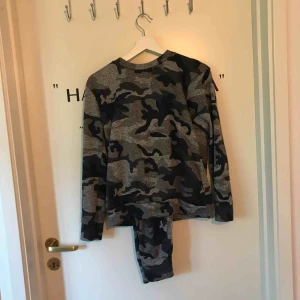  - Mysigt kamouflage mjukisset från madlady