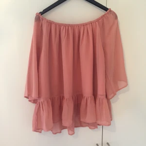  - Blus i singoalla modell Fin färg  Aldrig använd  