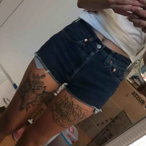  - Levis 501 shorts. Passar mig som har 25!