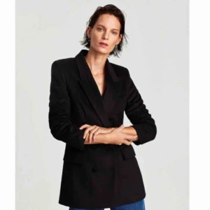  -  Ullkappa, storlek M. Nytt skick.  Fullt pris - 1199 SEK, mitt pris - 499 SEK  Material: 80% YLLE, 20% POLYAMID