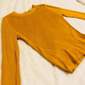  - Fin höst tröja från HM. Är storlek M men sitter snarare som S Frakt tillkommer  Kolla gärna in mina anda annonser☺️