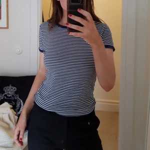  - Randig topp från Gina Tricot! Otroligt skön kvalle..! Inköpt i våras.