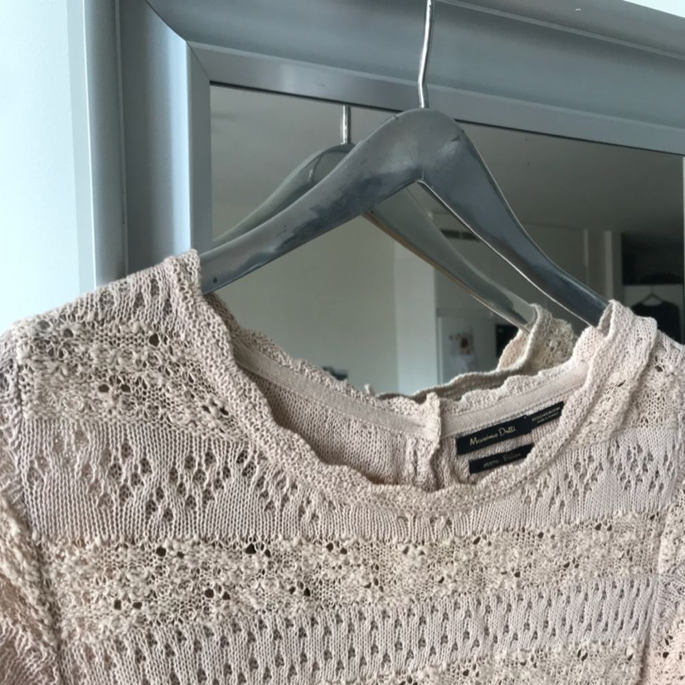 Superfin virkad klänning i puderrosa från Massimo Dutti! Sparsamt använd. Köpare står för frakt!. Klänningar.