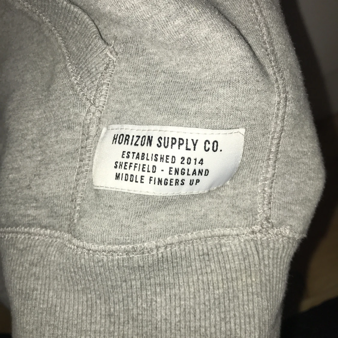  - 1537094887