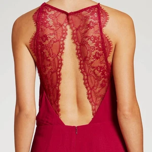 Samsoe Samsoe klänning strl S - Superfina klänningen Willow i färgen Beet Red från Samsoe Samsoe. Storlek S. Använd 1 gång på en bal, helt i nyskick. Ord.pris 1499kr.