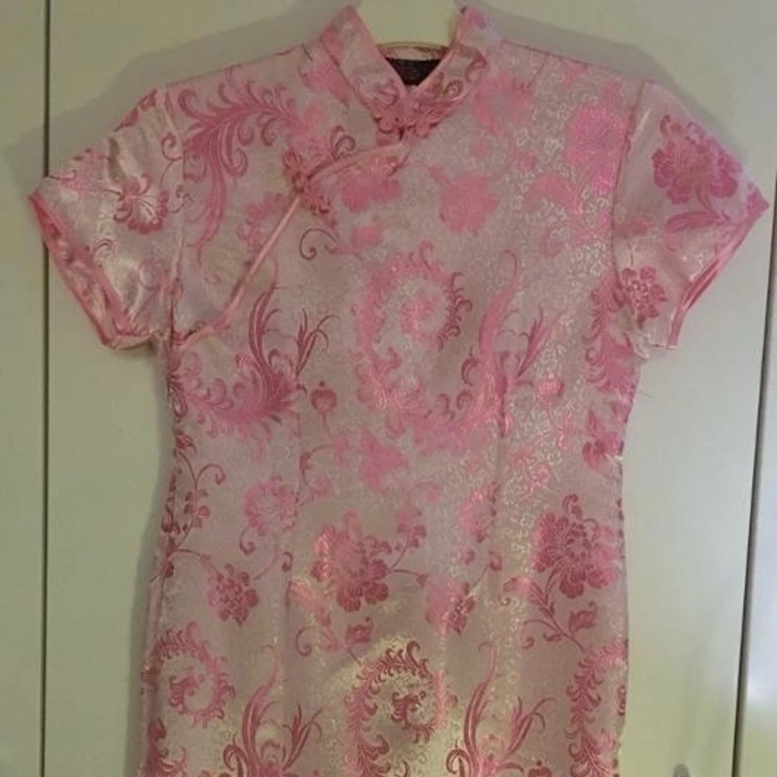 Traditionell sidenklänning från Kina  - 90