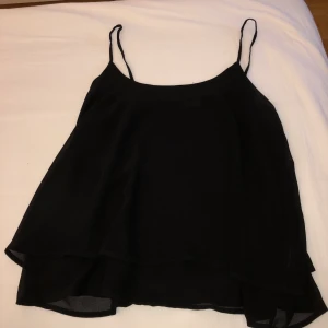 Festtopp  - Använd få gånger, säljer pga används ej