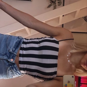 Linne - Randigt linne ifrån Gina