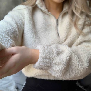  - Mysig teddytöja från ginatricot, inte använt alls många gånger. Storlek xs 90kr+frakt