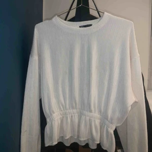  - Jätte fin blus från zara, aldrig använd💜💜💜