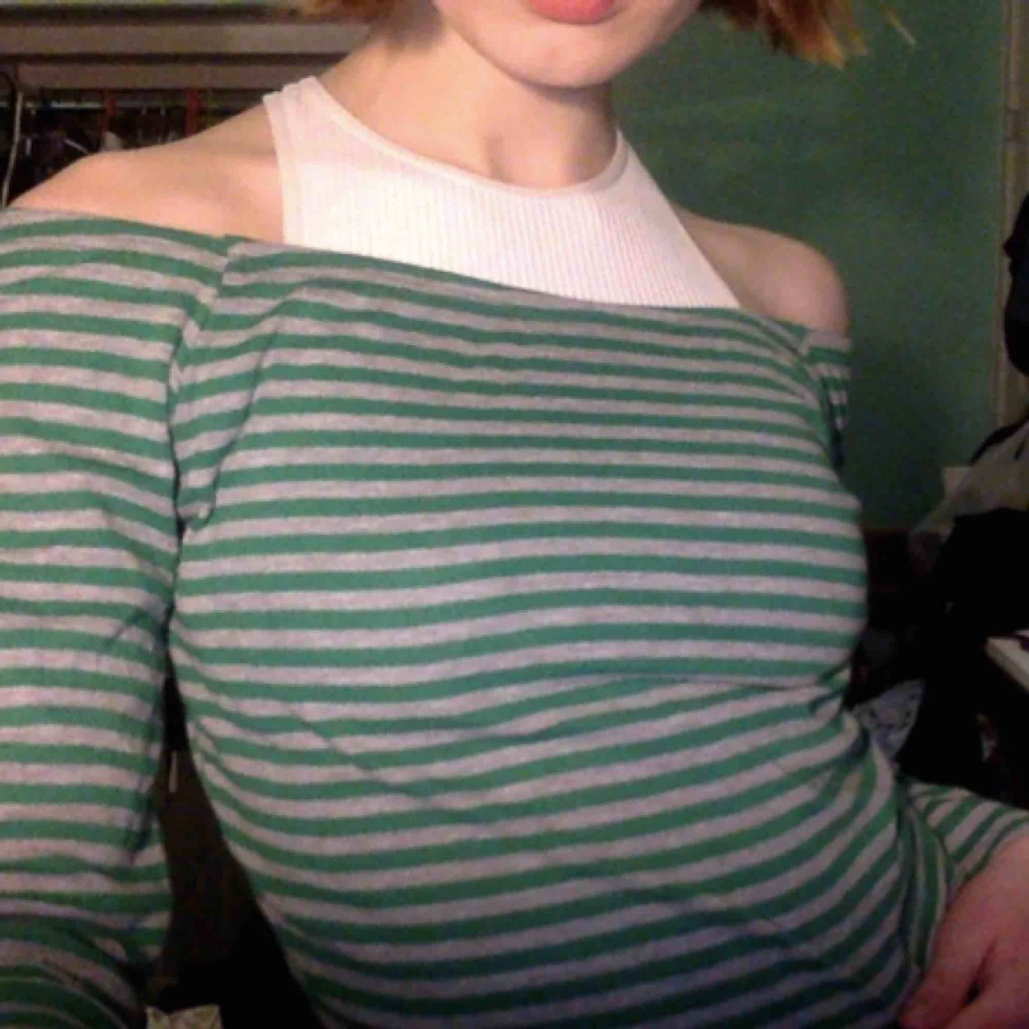 Långärmad, axellös magtröja från beyond retro!